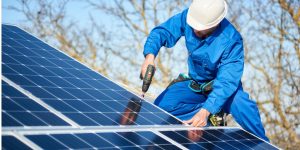 Installation Maintenance Panneaux Solaires Photovoltaïques à Poullaouen